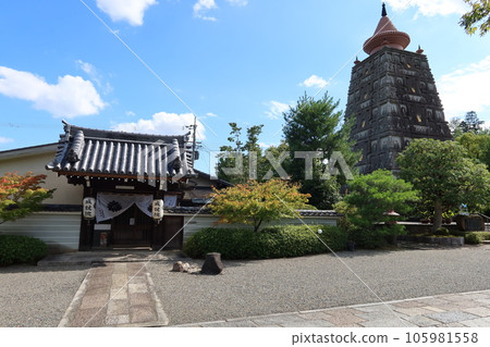 Scenery of Buddhist stupa and sub-temple Jojuin temple in Myomanji temple in Kyoto city Scenery of Buddhist stupa and sub-temple Jojuin temple in Myomanji temple in Kyoto city 105981558