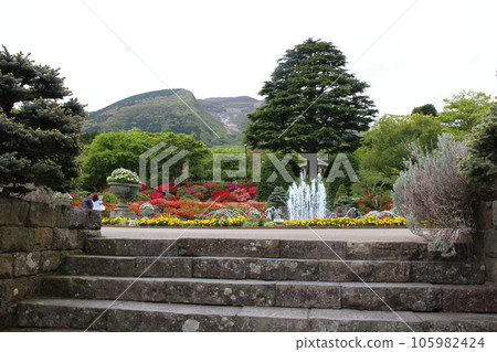 Hakone Spring Gora Park fountain pond entrance 105982424