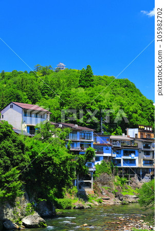 [岐阜縣]吉田川和鮮綠色的郡上八man城 105982702