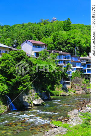 [岐阜縣]吉田川和鮮綠色的郡上八man城 105982703