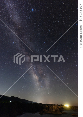 [Niigata Prefecture / Sado] Summer Milky Way seen in Senkaku Bay August 105983497