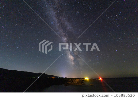 [Niigata Prefecture / Sado] Summer Milky Way seen in Senkaku Bay August 105983520