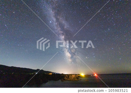 [新潟縣/佐渡]8月在尖閣灣看到夏季銀河 105983521