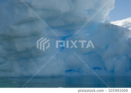 Paradise bay glaciers and mountains, peninsula, Antartica.. Paradise bay glaciers and mountains, peninsula, Antartica.. 105991008