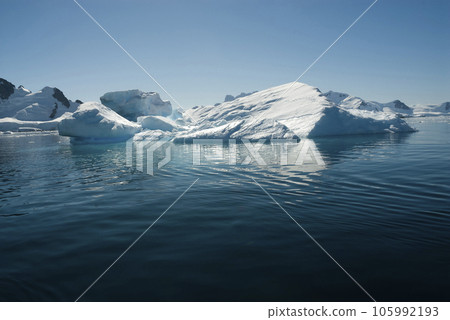 Paradise bay glaciers and mountains,  peninsula, Antartica.. 105992193