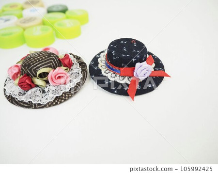 Brooch made from plastic bottle cap 2 105992425
