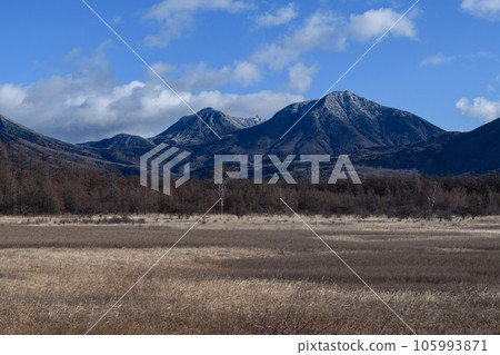 Mt. Omanago and Mt. Komanako as seen from Odashirogahara 105993871