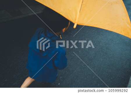 下雨 雨 多雨 105999292