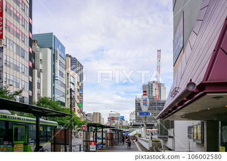 Nakano-dori Street in front of the north exit of Nakano Station, where redevelopment is underway, Nakano-ku, Tokyo Nakano-dori Street in front of the north exit of Nakano Station, where redevelopment is underway, Nakano-ku, Tokyo 106002580