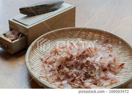 Dried bonito flower bonito zaru Dried bonito flower bonito zaru 106003472