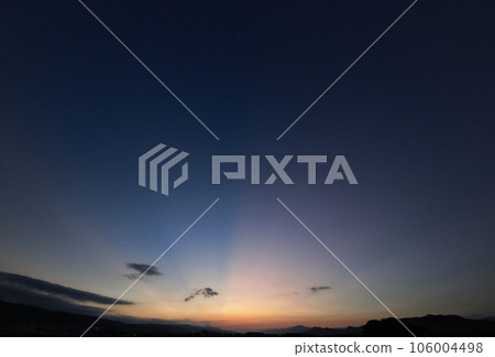 Dawn sky with crepuscular rays, summer, ultra-wide angle, mainly sky, 230813am 106004498