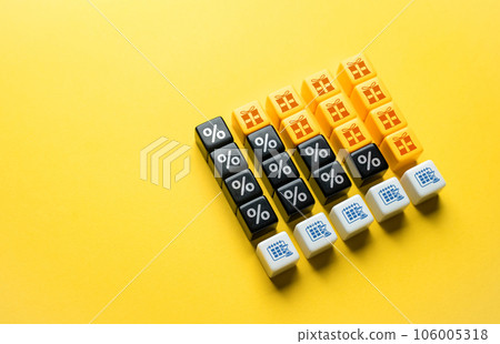 Loyalty program. Deductions are converted into presents. Duration of participation in contract. Favorable cooperation. Offering incentives, discounts, rewards, or exclusive offers 106005318