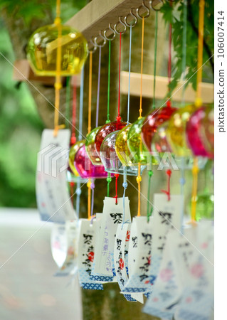 A wind chime in the precincts of a shrine 106007414