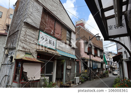 熱海市的複古街道(靜岡縣熱海市中央町) 熱海市的複古街道(靜岡縣熱海市中央町) 106008361