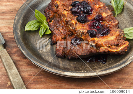 Pork ribs grilled with BBQ sauce Pork ribs grilled with BBQ sauce 106009014