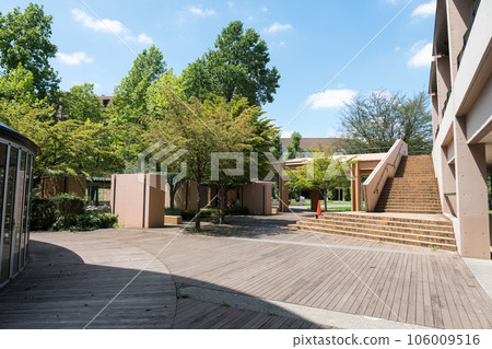 Tokyo University of Foreign Studies Near the entrance of the co-op building Summer blue sky Fuchu-shi, Tokyo 106009516