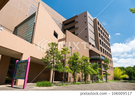 東京外國語大學 漫步亞非語言文化研究所附近 晴朗的夏日天氣 東京府中市 106009517