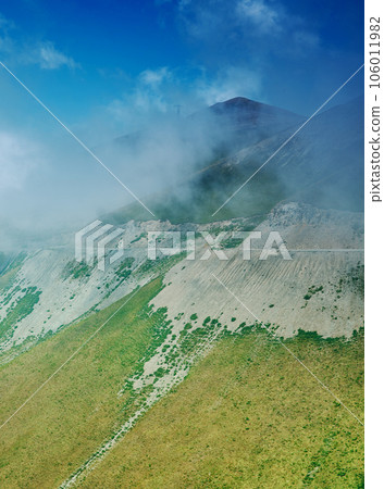 Mountain road Kaldama pass Mountain road Kaldama pass 106011982