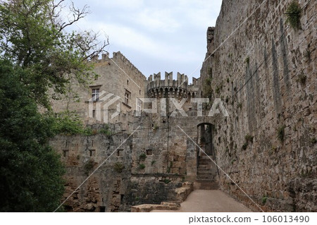 羅德島，外護城河到老城區的後路 106013490