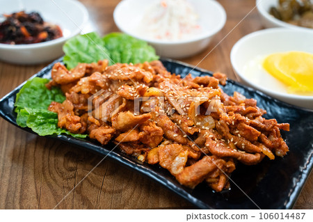 韓國 料理 辣炒豬肉 제육볶음 Jeyuk-Bokkeum ジェユクポックム 豚肉炒め 韓國 料理 辣炒豬肉 제육볶음 Jeyuk-Bokkeum ジェユクポックム 豚肉炒め 106014487