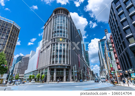 日本東京三越前站前的城市景觀,夏日的天空鋪展開來。俯瞰日本橋三越等=8月10日 日本東京三越前站前的城市景觀,夏日的天空鋪展開來。俯瞰日本橋三越等=8月10日 106014704