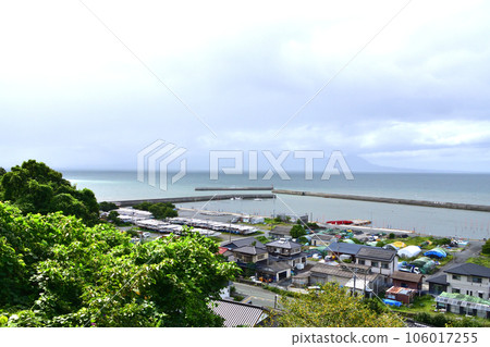 Scenery of the JR Kyushu Amakusa Misumi Line in a cloudy sky (2022) Scenery of the JR Kyushu Amakusa Misumi Line in a cloudy sky (2022) 106017255