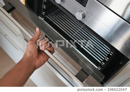 open electric oven at home 106022047