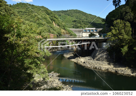 Amagase Dam, White Rainbow Bridge and Uji River Amagase Dam, White Rainbow Bridge and Uji River 106023052