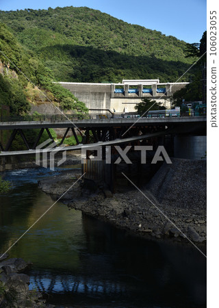 Amagase Dam, White Rainbow Bridge and Uji River Amagase Dam, White Rainbow Bridge and Uji River 106023055