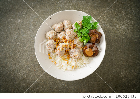 Dried Rice Porridge with Boiled Pork Bowl Dried Rice Porridge with Boiled Pork Bowl 106029433