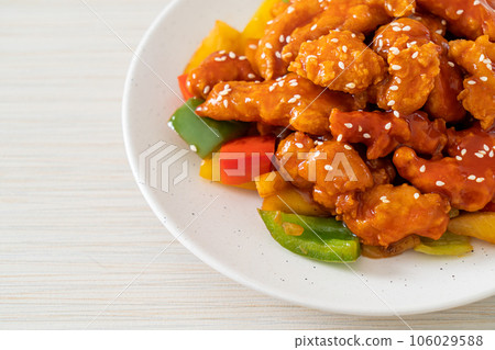 fried crispy chicken with sweet and sour sauce fried crispy chicken with sweet and sour sauce 106029588