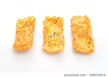 crispy roti with sugar 106029919