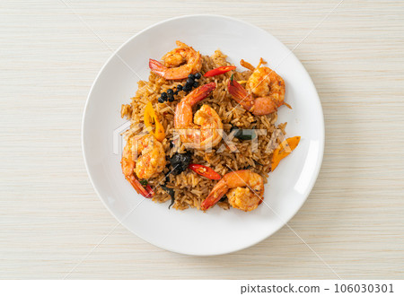 shrimps fried rice with herbs and spices 106030301