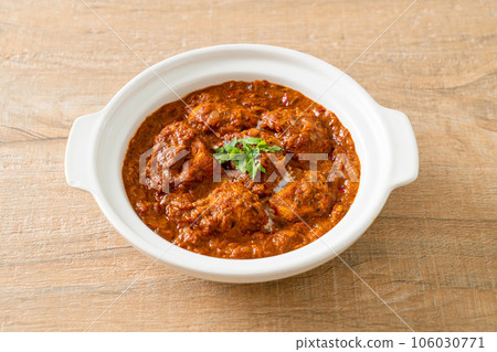 chicken tikka masala spicy curry meat food with roti or naan bread chicken tikka masala spicy curry meat food with roti or naan bread 106030771