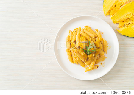 pumpkin penne pasta alfredo sauce pumpkin penne pasta alfredo sauce 106030826