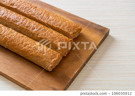 fried fish cake or fish ball 106030912