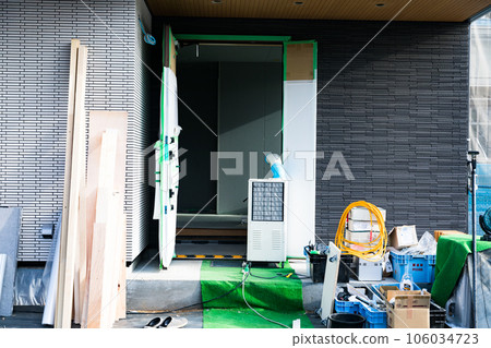 Construction site of built-for-sale housing Construction site of built-for-sale housing 106034723