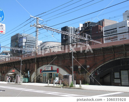 Viaduct between Shimbashi and Yurakucho Viaduct between Shimbashi and Yurakucho 106035928