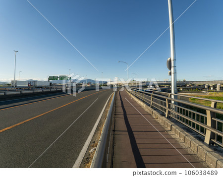 大和川上的新明治第四大橋和城市景觀 106038489