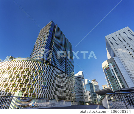 Early morning view from the Umeda New Pedestrian Bridge in Osaka 106038534