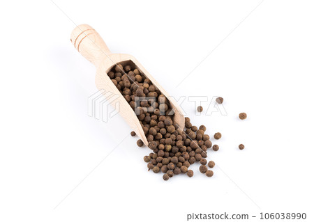 Wooden shovel with black peppercorn Wooden shovel with black peppercorn 106038990