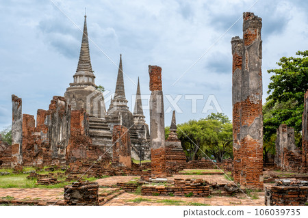 Wat Phra Si Sanphet Buddhist ruins in Ayutthaya, Thailand 106039735