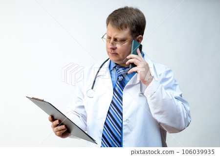 Telephone consultation with a doctor on a patient's complaint Telephone consultation with a doctor on a patient's complaint 106039935