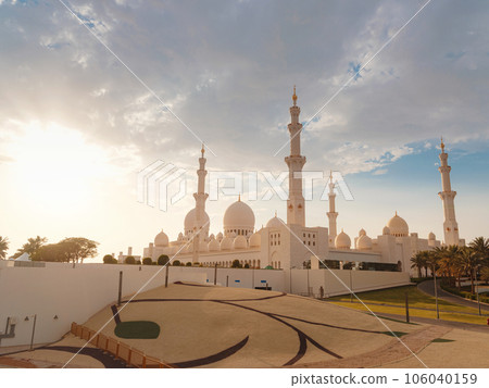 Sheikh Zayed Mosque in Abu Dhabi 106040159