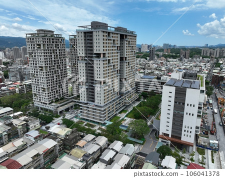 Social rented housing in Taipei city central. 106041378