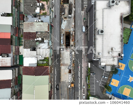 Taipei Metro system are under construction. 106041460