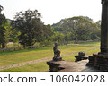 View from the hallway of Angkor Wat 106042028