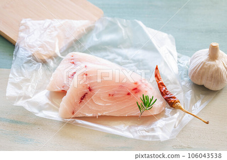 未煮過的旗魚片 未煮過的旗魚片 106043538
