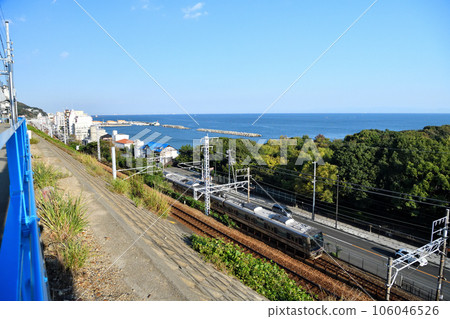 Scenery of the Suma/Shioya area on a sunny day The sea and the railway Scenery of the Suma/Shioya area on a sunny day The sea and the railway 106046526