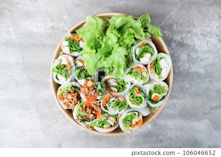 rice rolls, fresh rolls or vegetable rolls or pork rolls and sausage rolls rice rolls, fresh rolls or vegetable rolls or pork rolls and sausage rolls 106046652